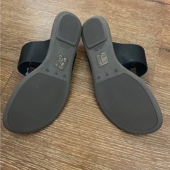 Chinese Laundry | Admire leather sandals - Picture 2 of 3